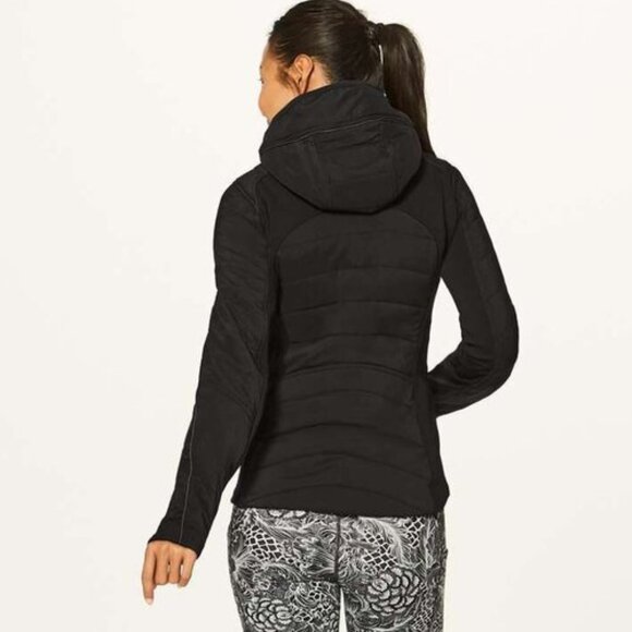 Lululemon Extra Mile Jacket in Black (Retails for $220) - Size S/M - Picture 3 of 3